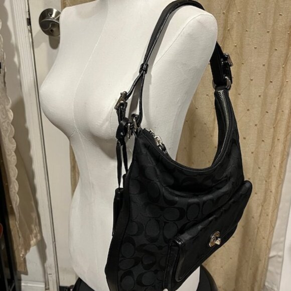 Coach Signature Cs Black Canvas Hobo Shoulder Zip Bag w/Turn Lock EUC - Picture 12 of 16